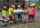 Rettungskräfte trainieren belastende Einsatzlage