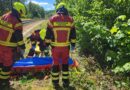 Radfahrerin stürzte metertief am Bahndamm herab